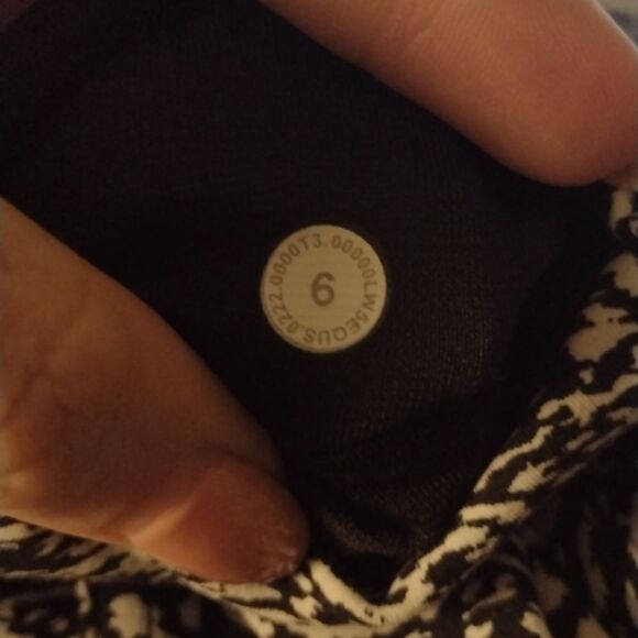 Lululemon InStill Tight High-Rise legging Warped Grain Alpine White Black 6 - Picture 5 of 13